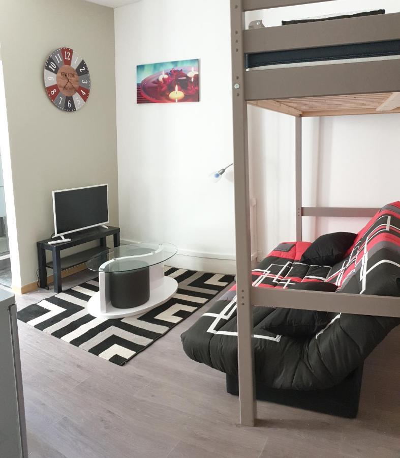 Chambres Poitiers Centre Ville - Salle De Bain, Refrigerateur, Tv Et Machine A Cafe Privatifs - Cuisine Commune - Terrasse - Hotel De Ville A 200M المظهر الخارجي الصورة