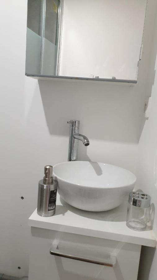 Chambres Poitiers Centre Ville - Salle De Bain, Refrigerateur, Tv Et Machine A Cafe Privatifs - Cuisine Commune - Terrasse - Hotel De Ville A 200M المظهر الخارجي الصورة