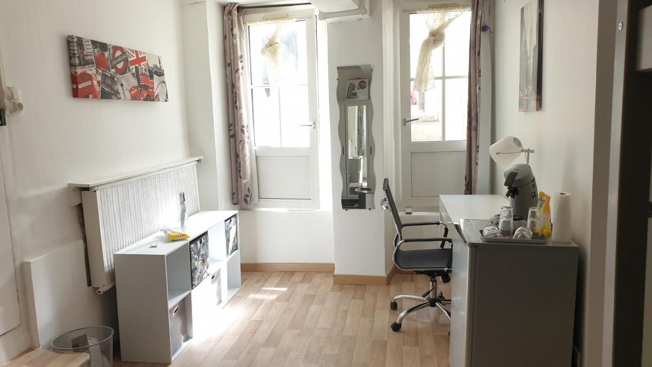 Chambres Poitiers Centre Ville - Salle De Bain, Refrigerateur, Tv Et Machine A Cafe Privatifs - Cuisine Commune - Terrasse - Hotel De Ville A 200M المظهر الخارجي الصورة