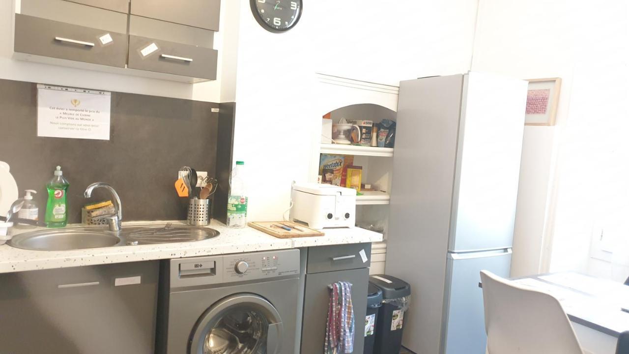 Chambres Poitiers Centre Ville - Salle De Bain, Refrigerateur, Tv Et Machine A Cafe Privatifs - Cuisine Commune - Terrasse - Hotel De Ville A 200M المظهر الخارجي الصورة