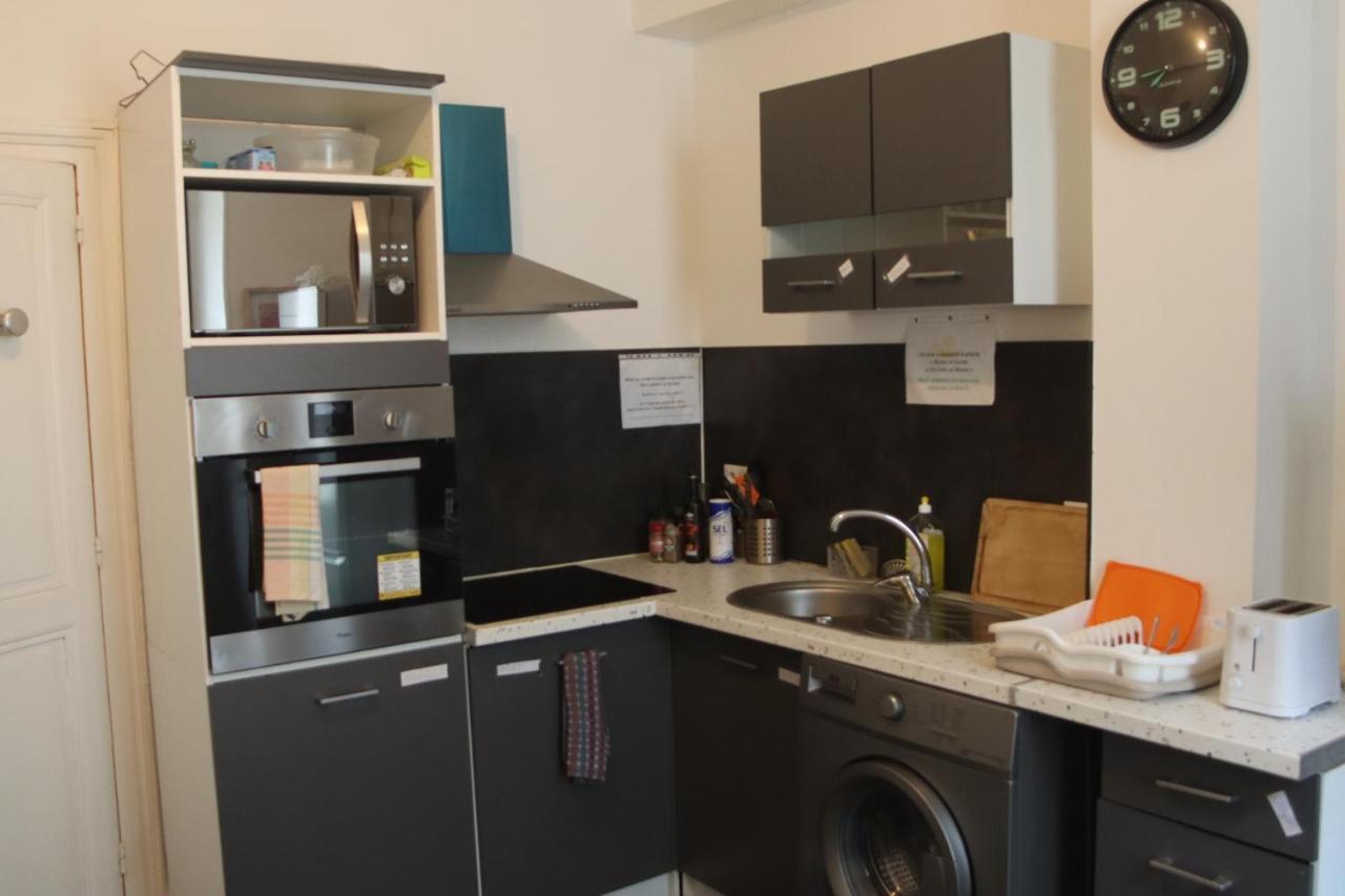 Chambres Poitiers Centre Ville - Salle De Bain, Refrigerateur, Tv Et Machine A Cafe Privatifs - Cuisine Commune - Terrasse - Hotel De Ville A 200M المظهر الخارجي الصورة
