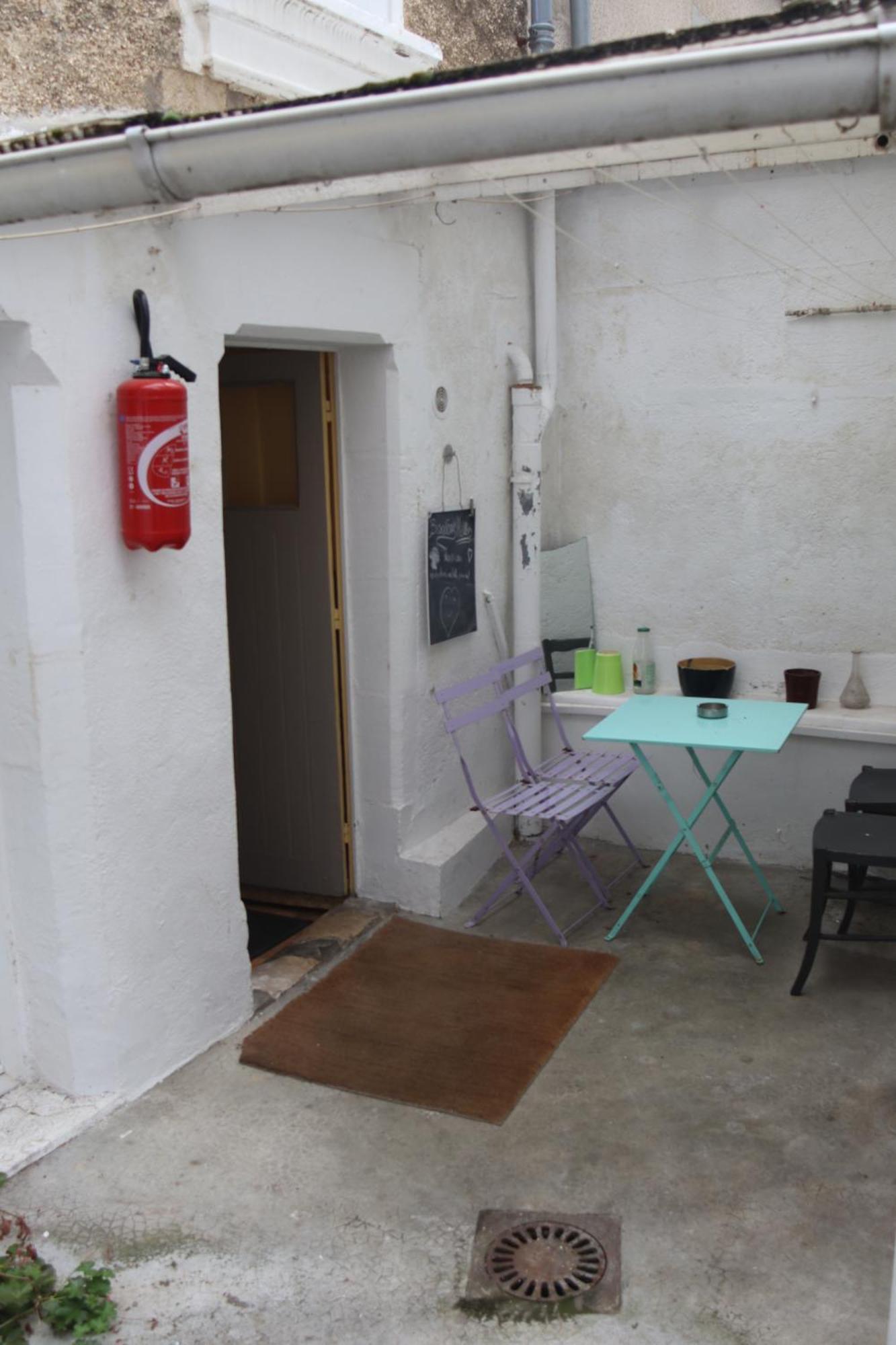 Chambres Poitiers Centre Ville - Salle De Bain, Refrigerateur, Tv Et Machine A Cafe Privatifs - Cuisine Commune - Terrasse - Hotel De Ville A 200M المظهر الخارجي الصورة